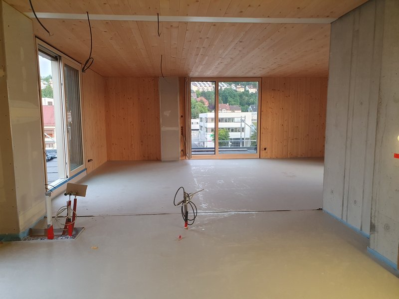 Sichtbare Holzstruktur im Innenraum Z.Wo+